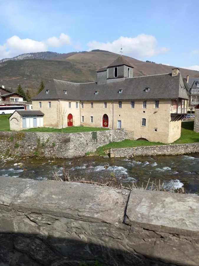 Appartement 2 A 4 Personnes Le Pyreneen A Arreau Carrefour Des Activites De Montagne アパート