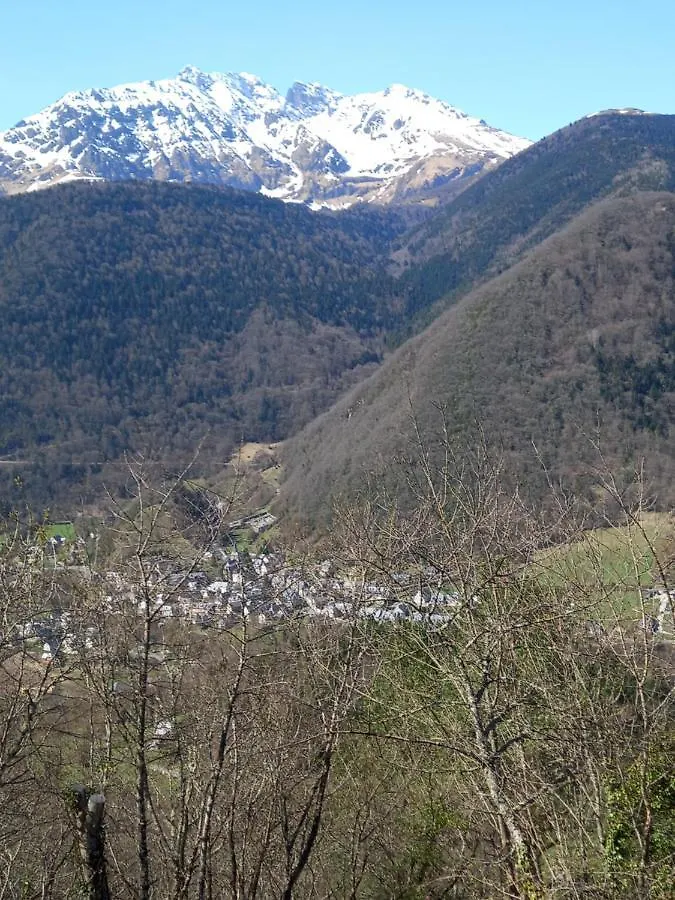 Appartement 2 A 4 Personnes Le Pyreneen A Arreau Carrefour Des Activites De Montagne